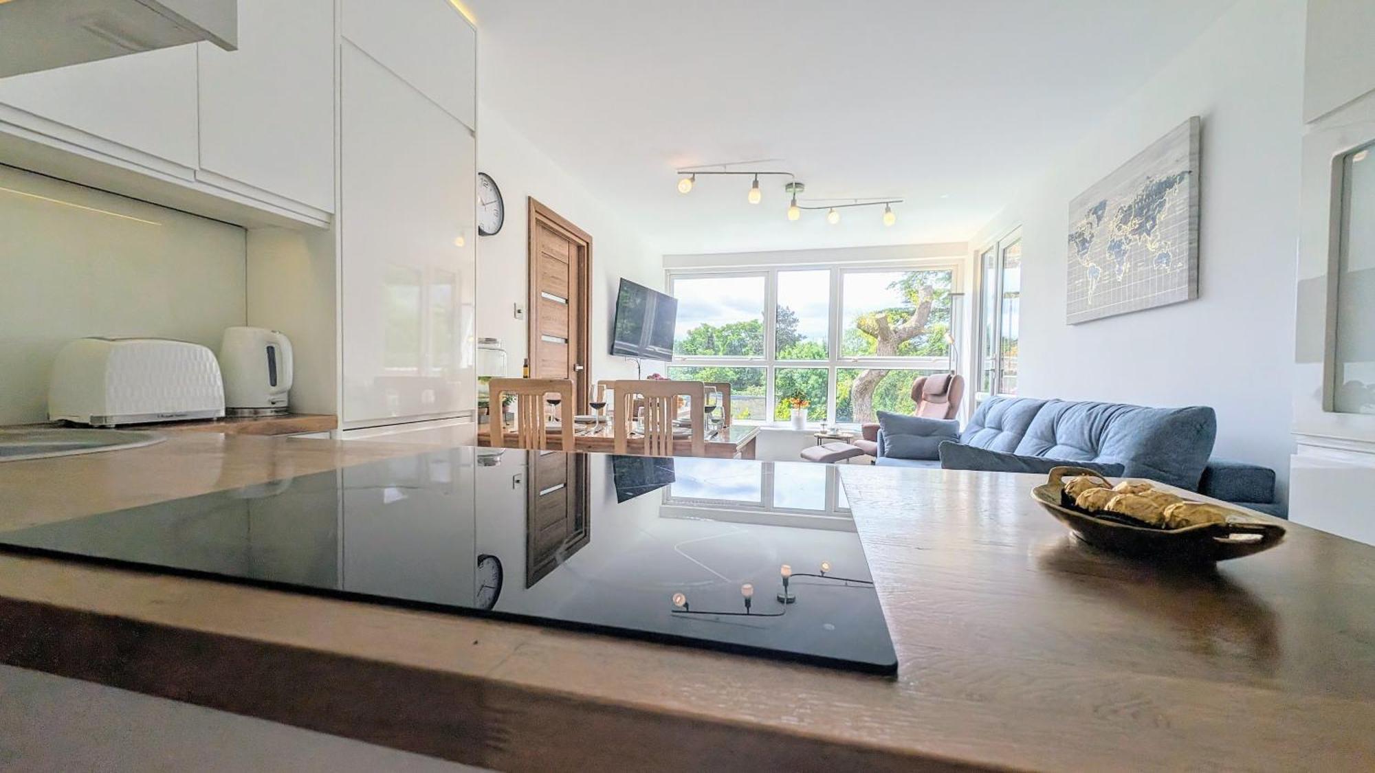 Ranmoor Garden View Apartment *